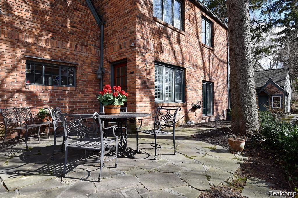 492 Rivenoak Street Birmingham, MI 48009 - Photo 34 of 40 492 Rivenoak _34.JPG