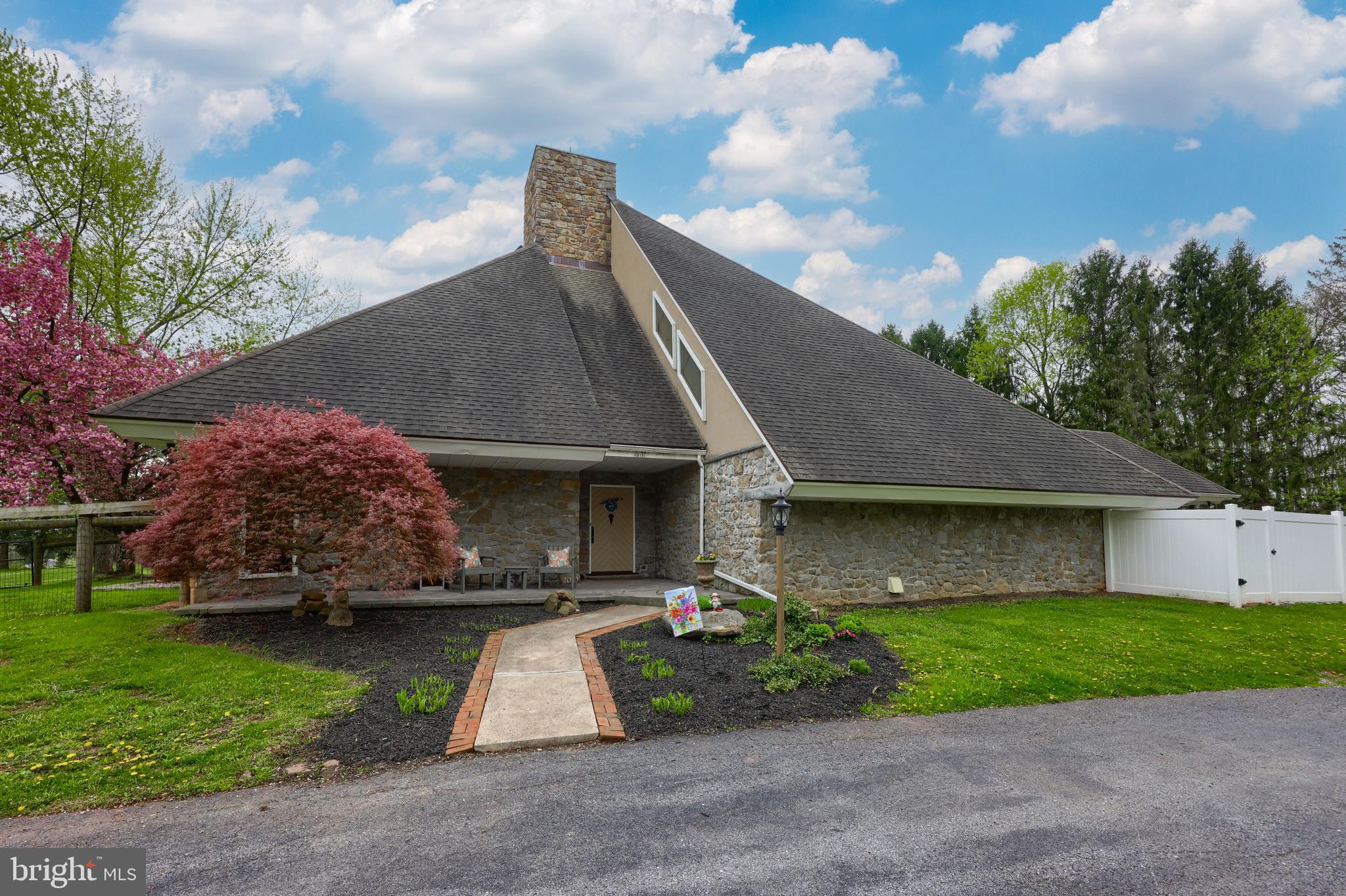 15 Dead End Road Lititz, PA 17543 - Photo 2 of 49 a front view of a house with a yard