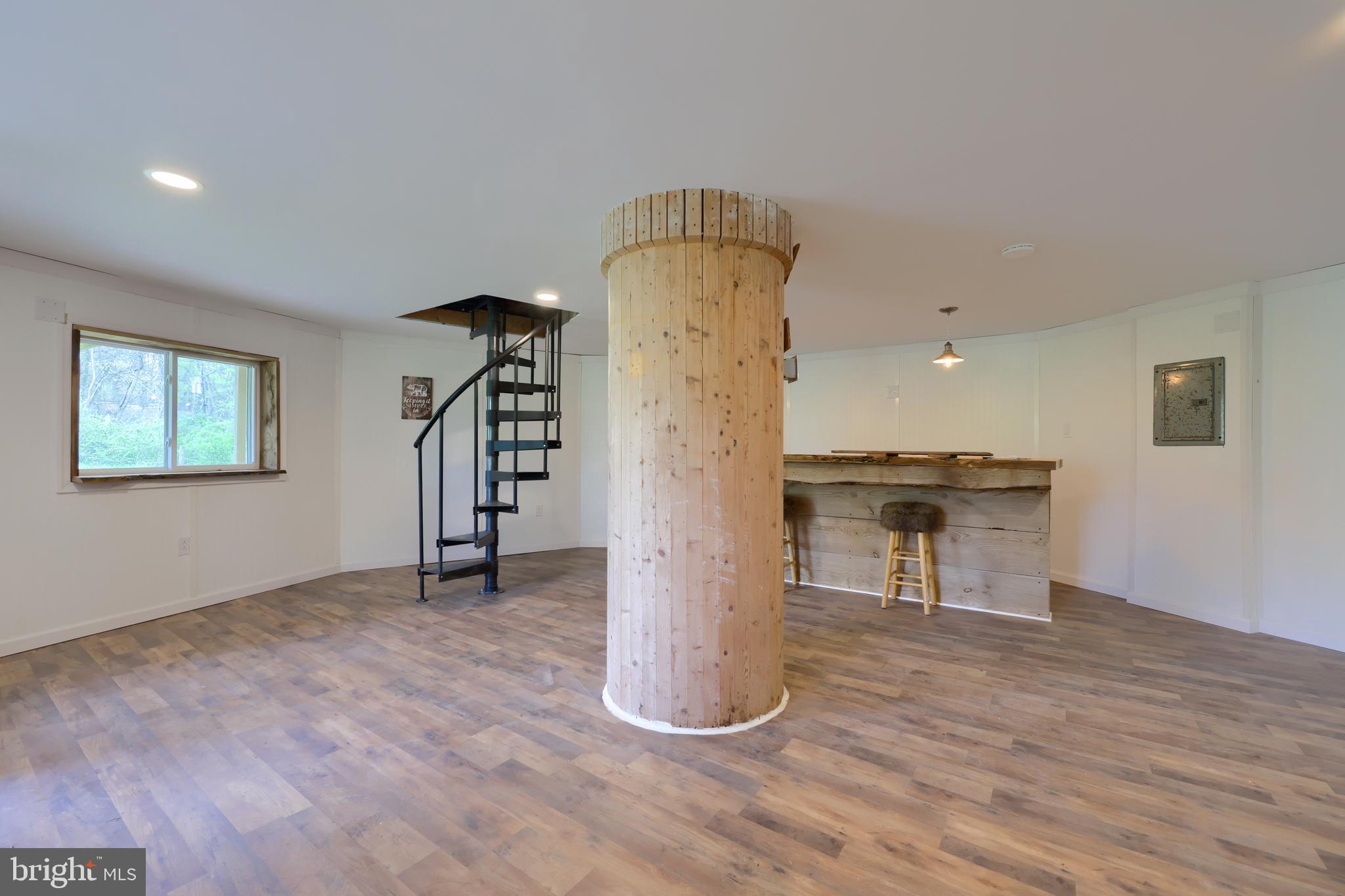 15 Dead End Road Lititz, PA 17543 - Photo 40 of 49 a view of an empty room with a window