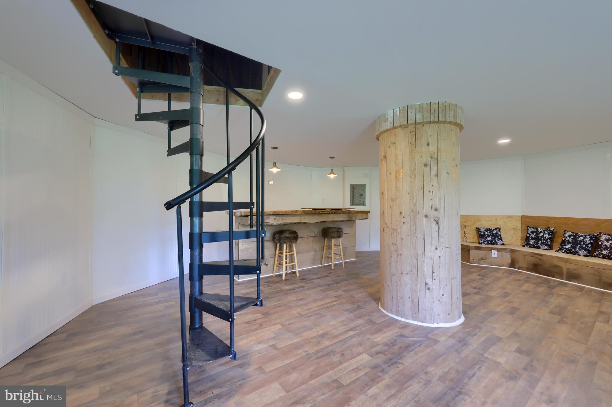 15 Dead End Road Lititz, PA 17543 - Photo 41 of 49 a view of entryway and hall with wooden floor