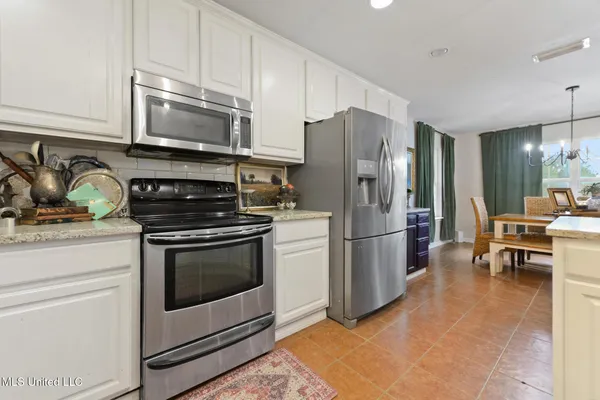 $430,000 | 17920 Rayford Shumock Road, Moss Point, MS 39562