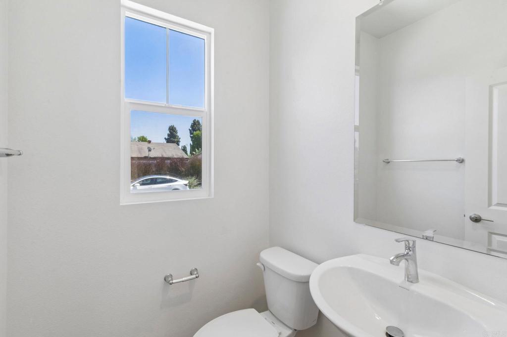 711 Kingbird Loop Oceanside, CA 92058 - Photo 12 of 37