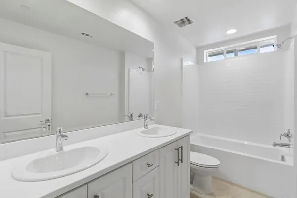 $879,990 | 711 Kingbird Loop, Oceanside, CA 92058