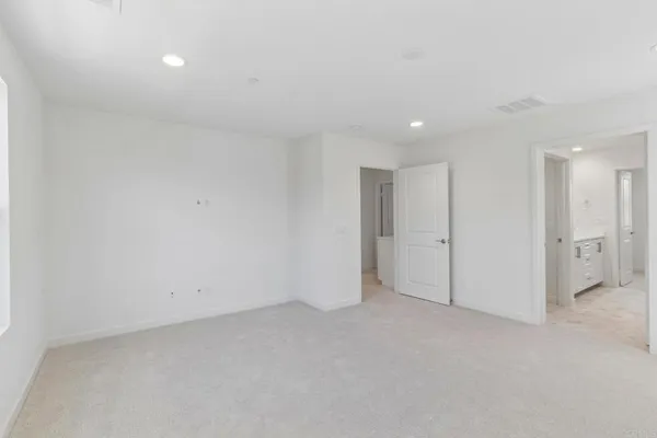 $879,990 | 711 Kingbird Loop, Oceanside, CA 92058