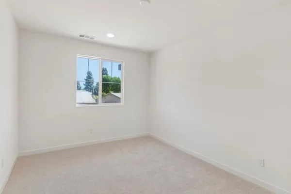 $879,990 | 711 Kingbird Loop, Oceanside, CA 92058