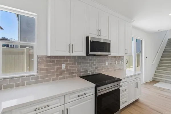 $879,990 | 711 Kingbird Loop, Oceanside, CA 92058