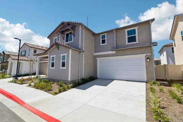 $879,990 | 711 Kingbird Loop, Oceanside, CA 92058