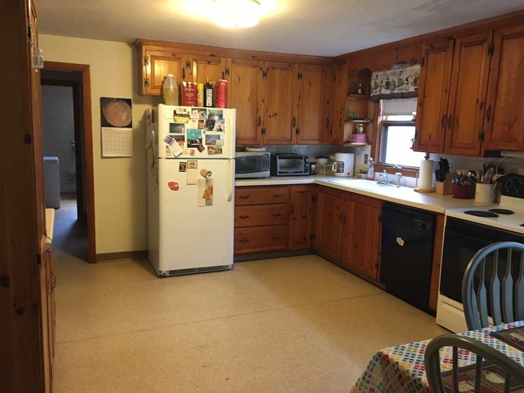 87 Thayer Road Greenfield, MA 01301 - Photo 9 of 23 Gallery Image 9
