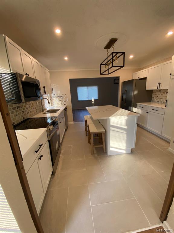 4369 Devonshire Road Detroit, MI 48224 - Photo 9 of 24