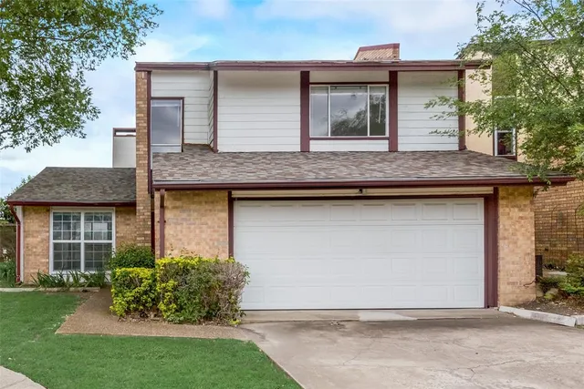 a front view of house with yard