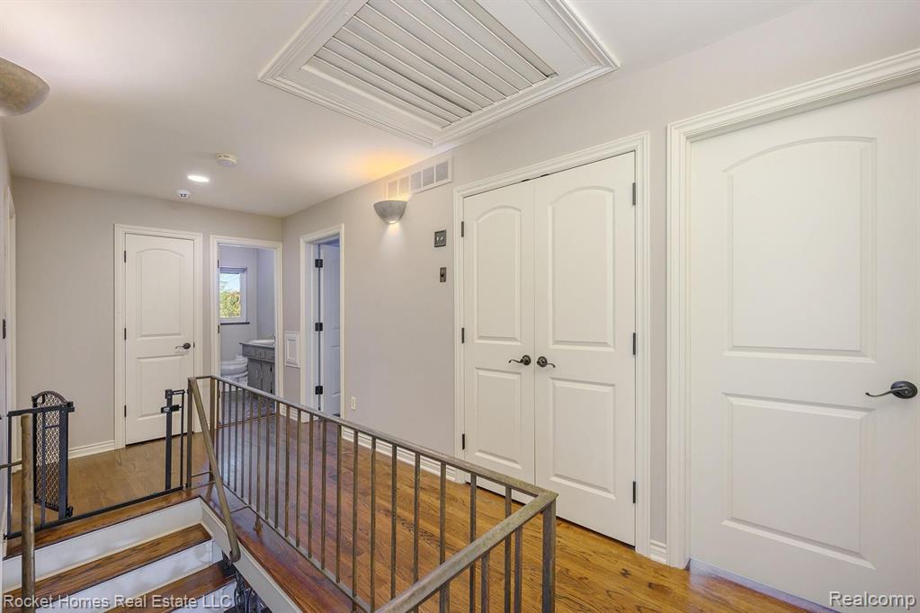 2 Cambridge Boulevard Pleasant Ridge, MI 48069 - Photo 24 of 50