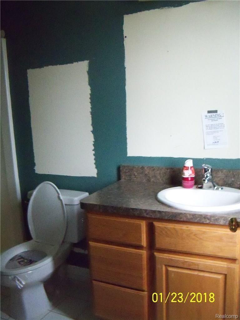 6537 Sharpe Road Fowlerville, MI 48836 - Photo 13 of 24 Bathroom 1.JPG