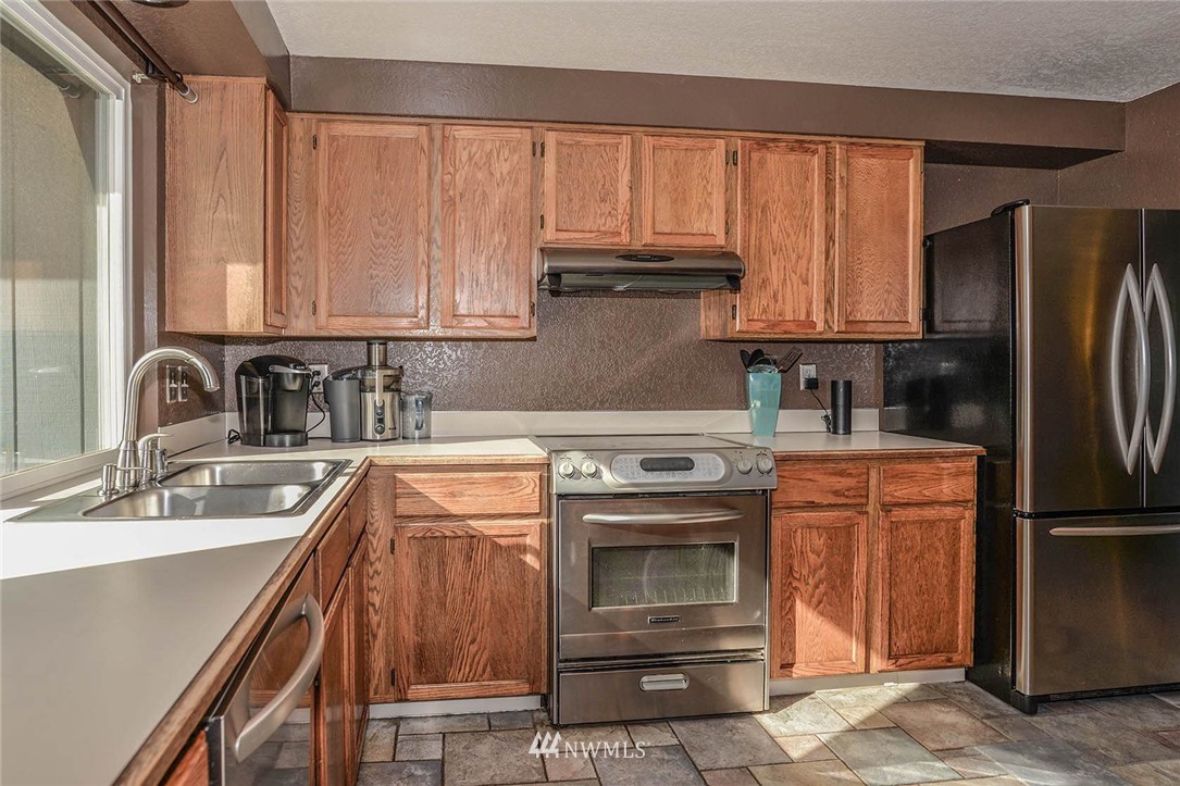17732 28th Avenue Southeast Bothell, WA 98012 - Photo 7 of 25 Gallery Image 7