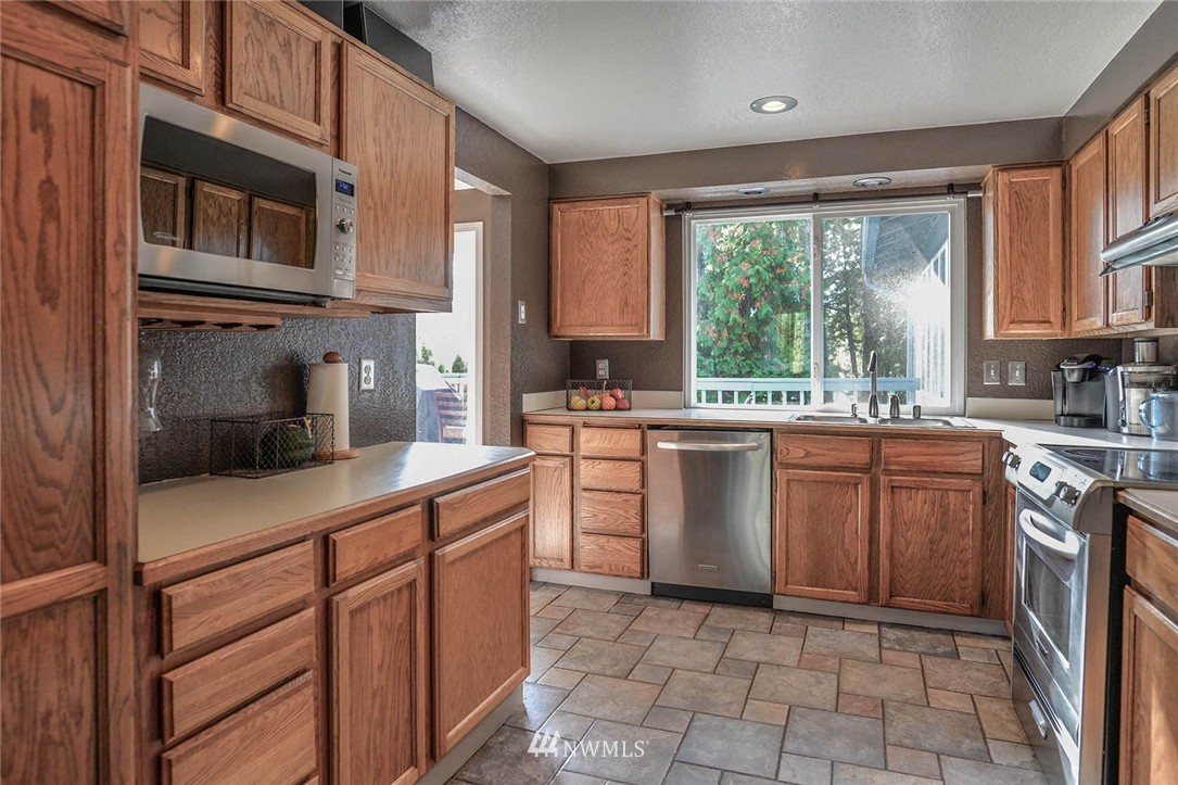 17732 28th Avenue Southeast Bothell, WA 98012 - Photo 8 of 25 Gallery Image 8