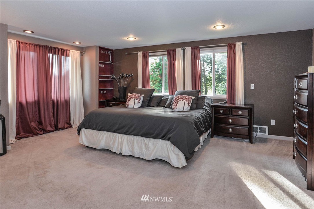 17732 28th Avenue Southeast Bothell, WA 98012 - Photo 9 of 25 Gallery Image 9
