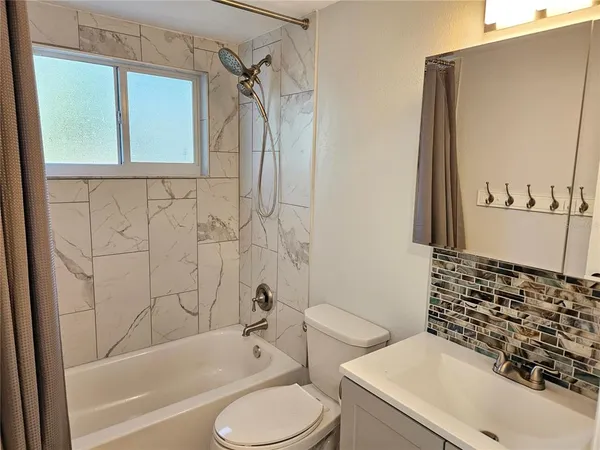 $2,195 | 8229 Cypress Road, Englewood, FL 34224