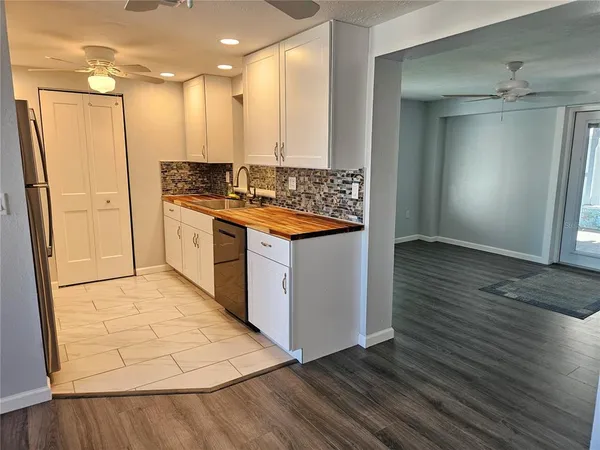 $2,195 | 8229 Cypress Road, Englewood, FL 34224