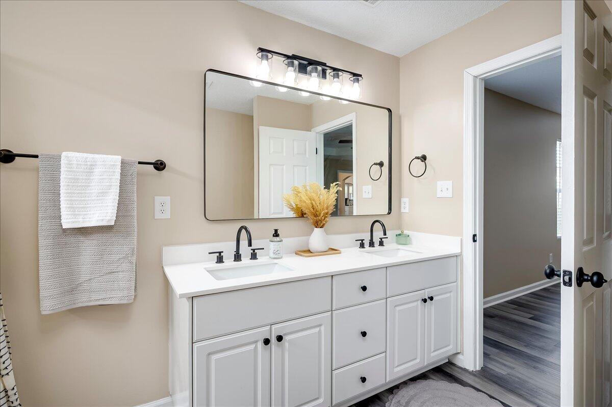 604 Creek Bottom Trail Grovetown, GA 30813 - Photo 17 of 37 Guest Bathroom