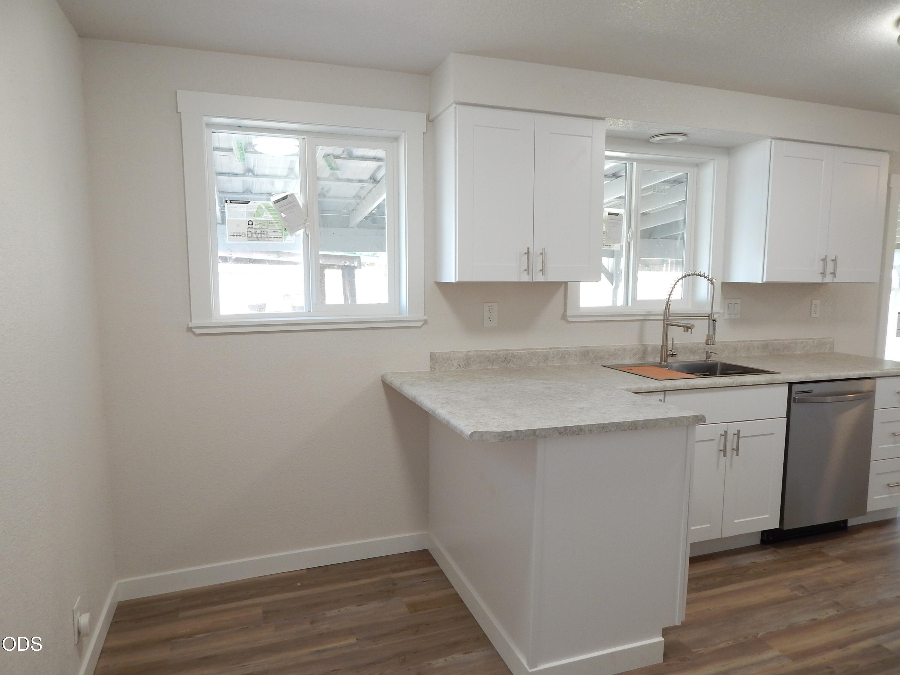 8222 Division Road White City, OR 97503 - Photo 10 of 21
