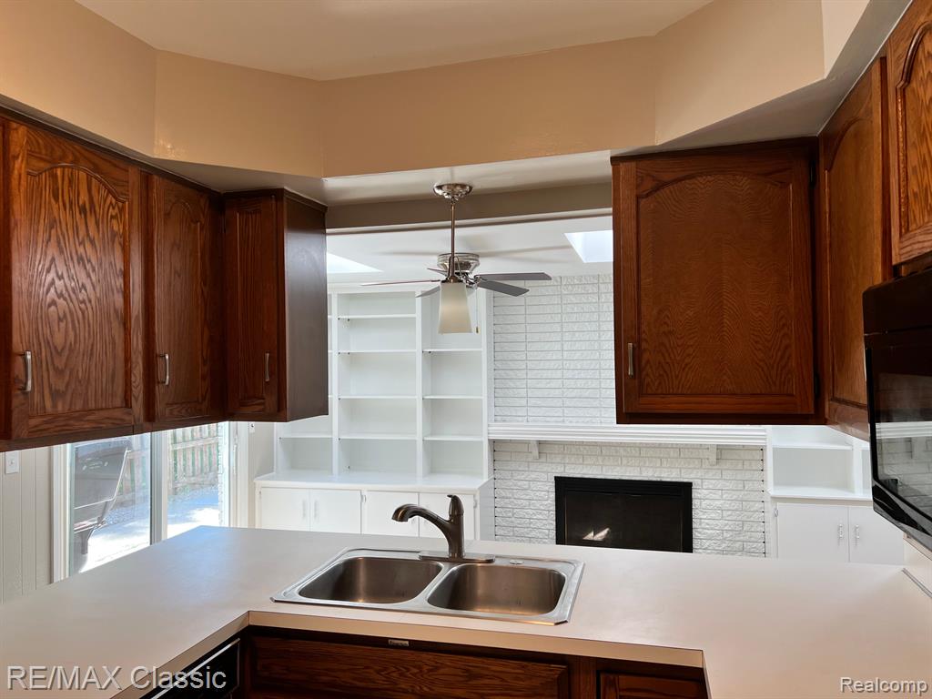 1953 Broadstone Road Grosse Pointe Woods, MI 48236 - Photo 12 of 43