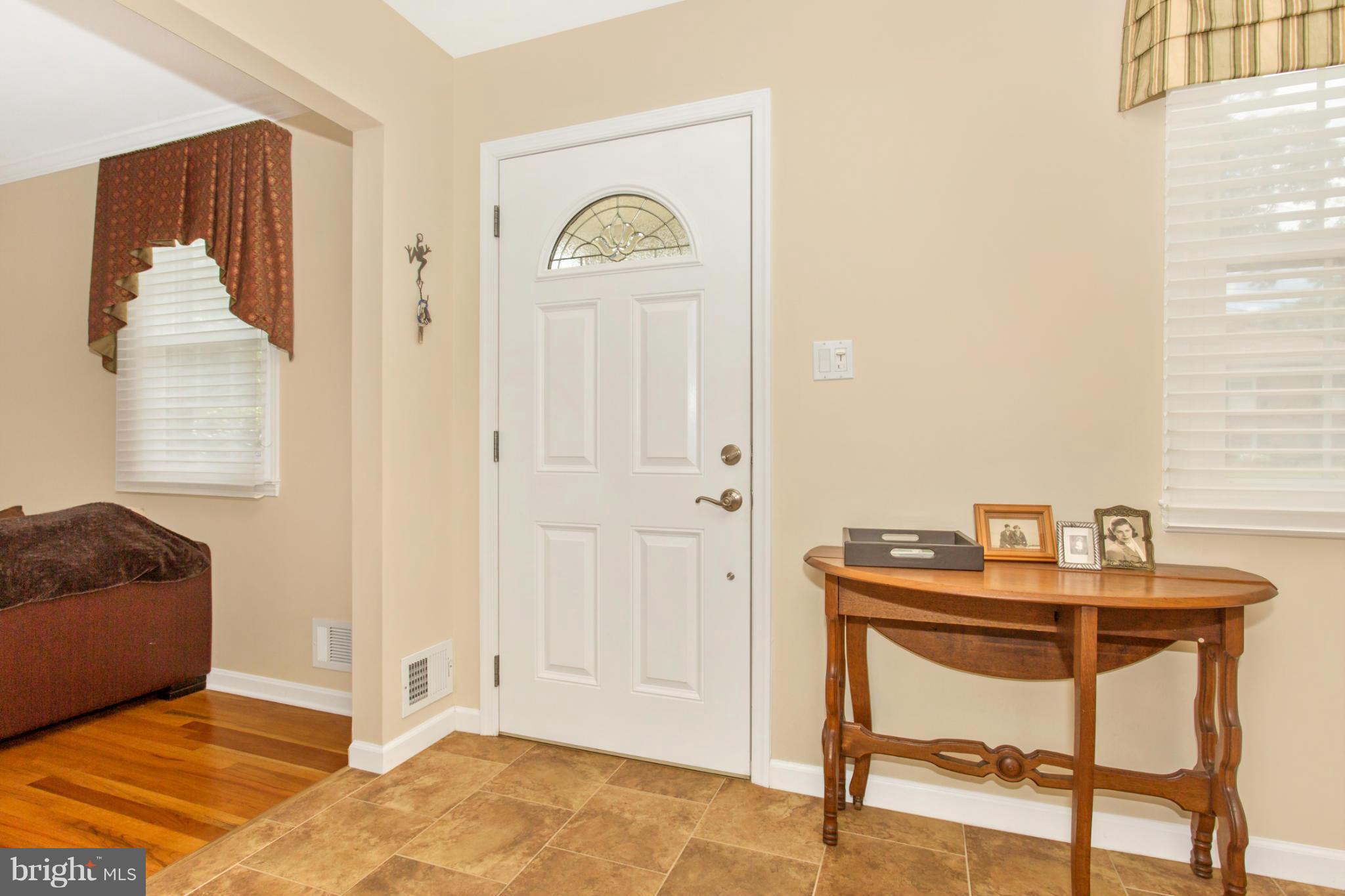 16115 Kent Road Laurel, MD 20707 - Photo 3 of 30 FRONT FOYER