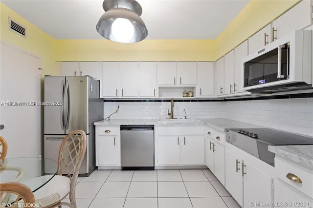 $4,200 | 9341 East Bay Harbor Drive, Unit 6D, Bay Harbor Islands, FL 33154