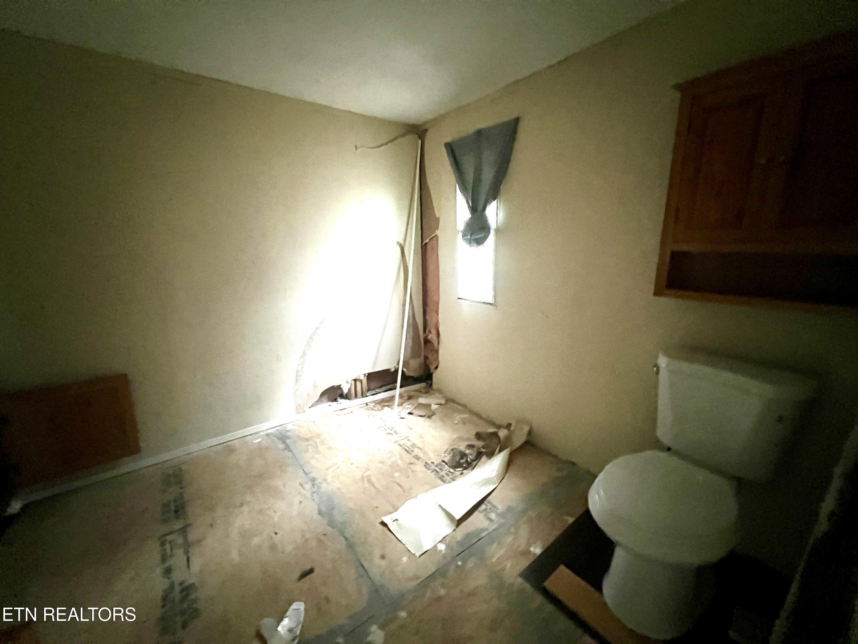 2736 Cedar Bluff Road Sevierville, TN 37876 - Photo 18 of 23 20251204_133921368_iOS