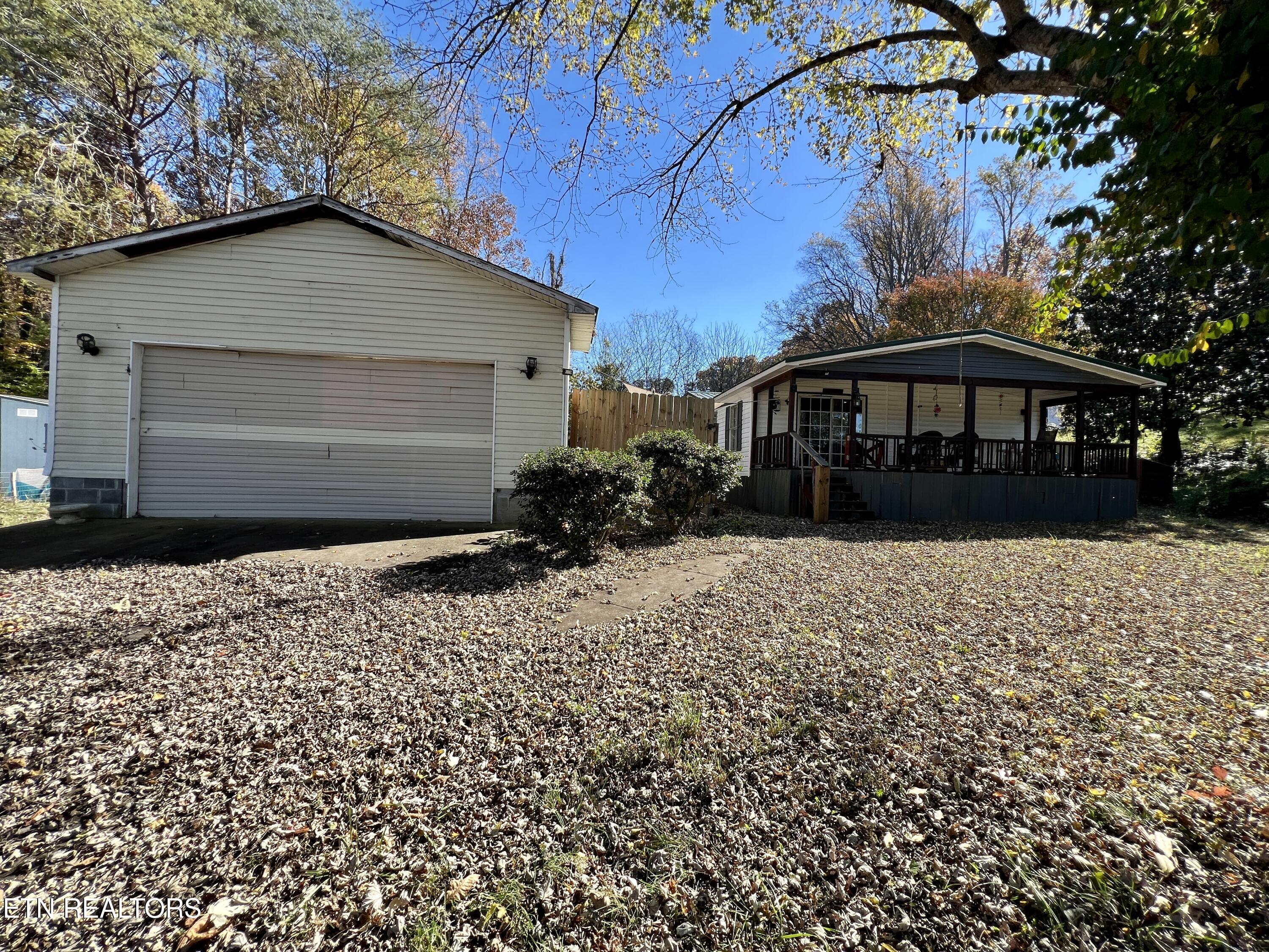 2736 Cedar Bluff Road Sevierville, TN 37876 - Photo 6 of 23 20251106_170530589_iOS