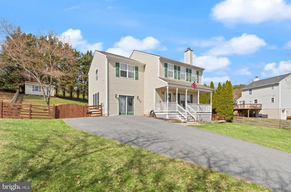 $430,000 | 3190 Vista Court, New Windsor, MD 21776