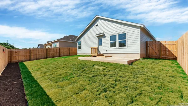 $1,950 | 332 Elephants Ear Drive, New Braunfels, TX 78130