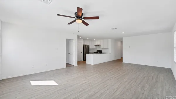 $1,950 | 332 Elephants Ear Drive, New Braunfels, TX 78130