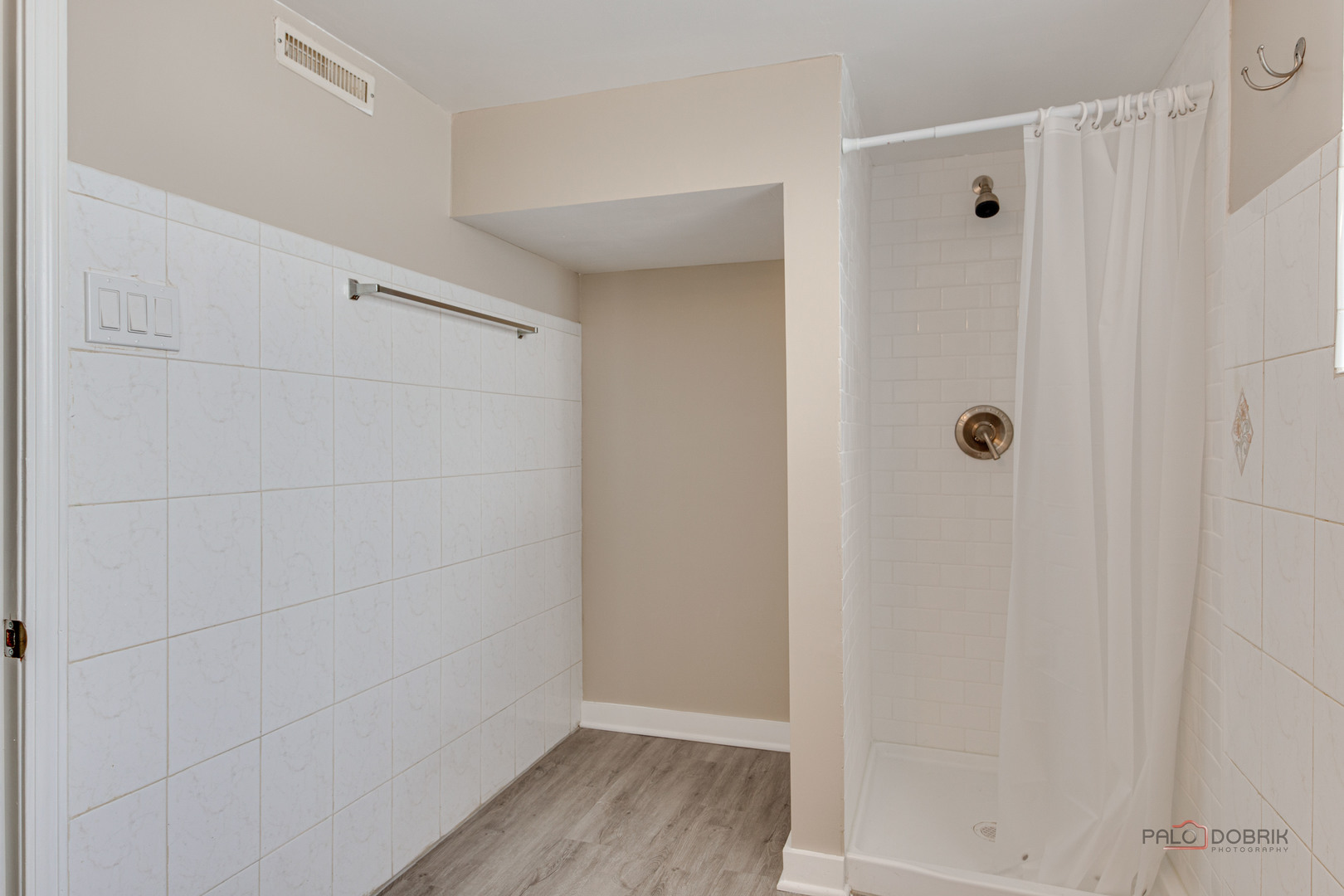 2320 South 22nd Avenue Broadview, IL 60155 - Photo 27 of 35 a bathroom with a shower