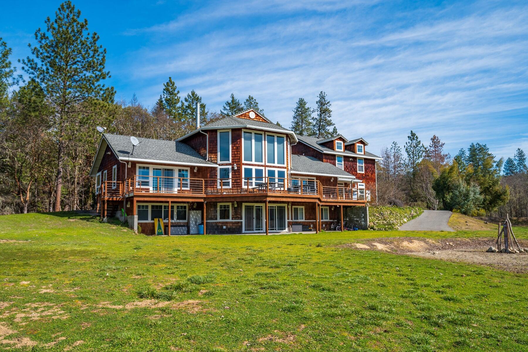 5732 Hugo Road Grants Pass, OR 97526 - Photo 58 of 71 batch_5732HugoRd-059