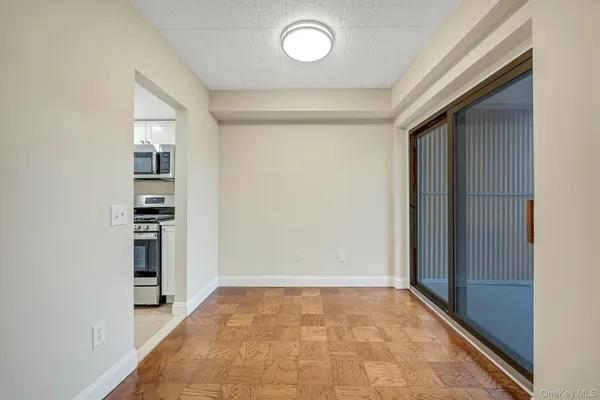 $2,995 | 505 White Plains Road, Unit 1B, Eastchester, NY 10709