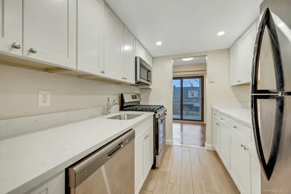 $2,995 | 505 White Plains Road, Unit 1B, Eastchester, NY 10709