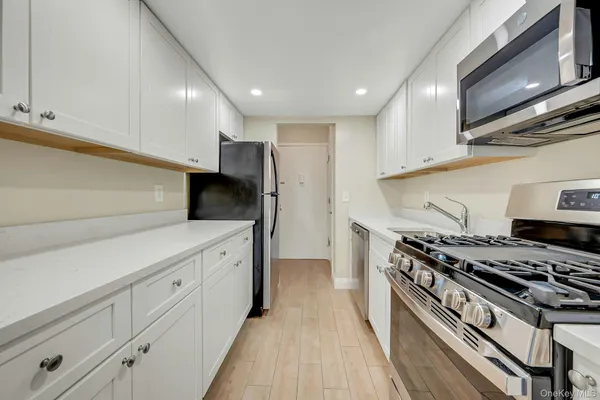 $2,995 | 505 White Plains Road, Unit 1B, Eastchester, NY 10709