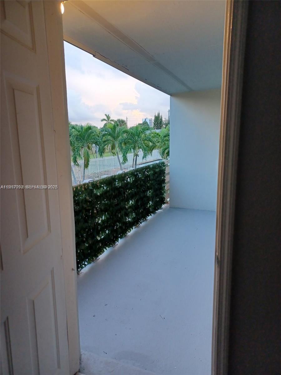 980 Northeast 170th Street, Unit 204 North Miami Beach, FL 33162 - Photo 12 of 29