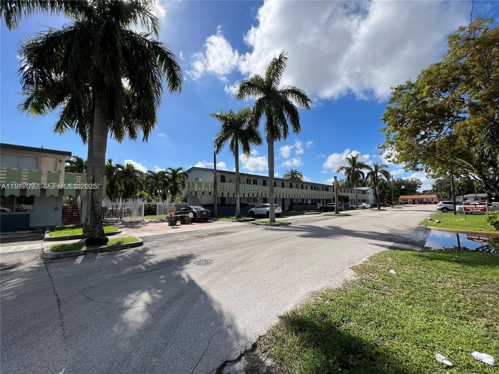 980 Northeast 170th Street, Unit 204 North Miami Beach, FL 33162 - Photo 24 of 29