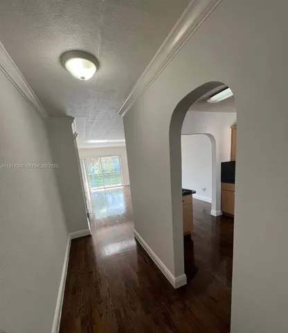 $1,975 | 980 Northeast 170th Street, Unit 204, North Miami Beach, FL 33162