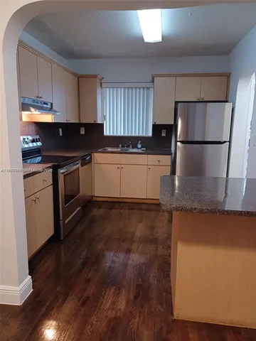 $1,975 | 980 Northeast 170th Street, Unit 204, North Miami Beach, FL 33162