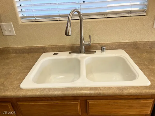 $1,780 | 7078 Glacier River Avenue, Las Vegas, NV 89113