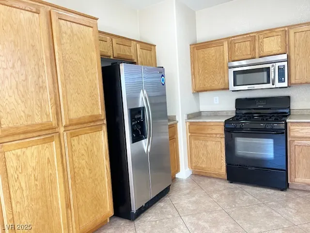 $1,780 | 7078 Glacier River Avenue, Las Vegas, NV 89113