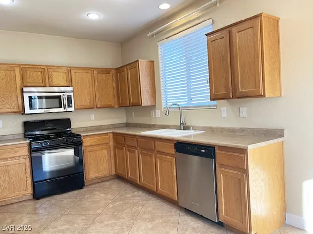 $1,780 | 7078 Glacier River Avenue, Las Vegas, NV 89113