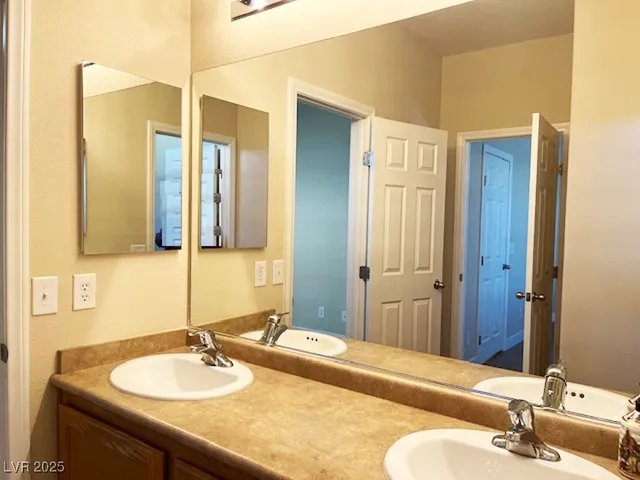 $1,780 | 7078 Glacier River Avenue, Las Vegas, NV 89113