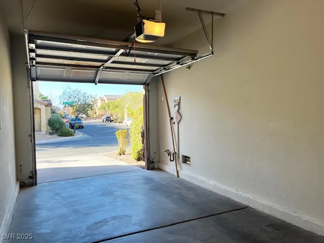 $1,780 | 7078 Glacier River Avenue, Las Vegas, NV 89113