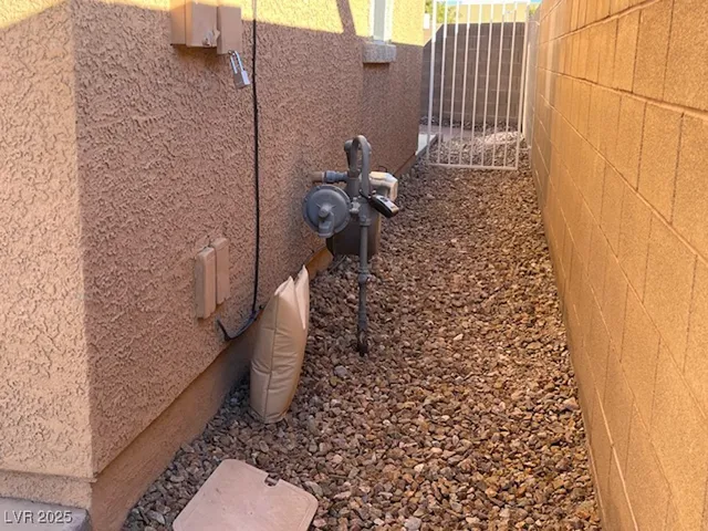 $1,780 | 7078 Glacier River Avenue, Las Vegas, NV 89113