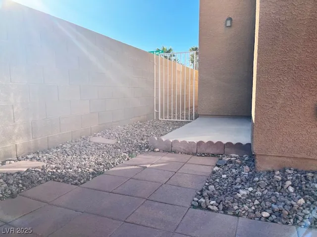 $1,780 | 7078 Glacier River Avenue, Las Vegas, NV 89113