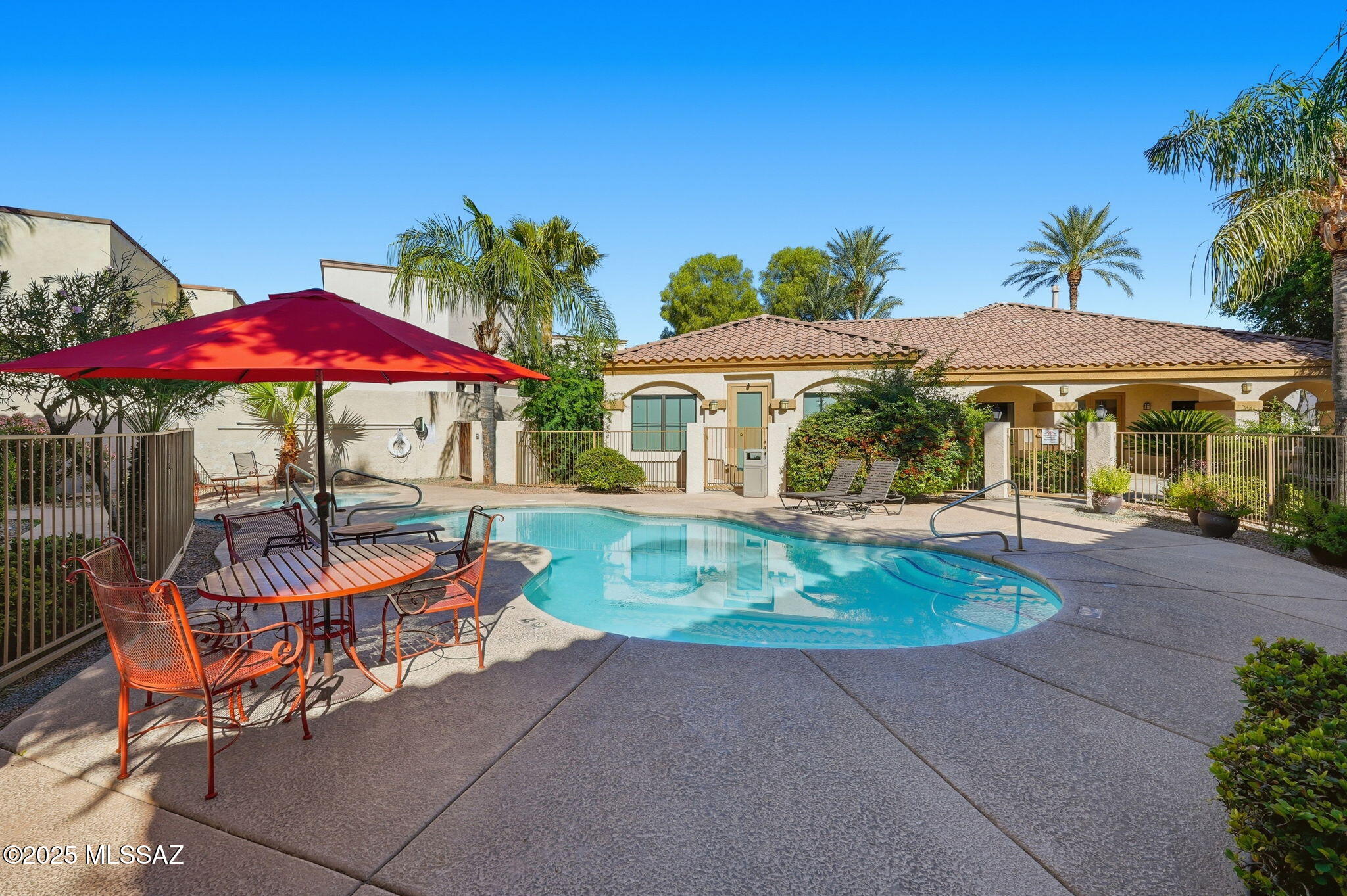 2550 East River Road, Unit 1203 Tucson, AZ 85718 - Photo 5 of 39 Community Pool