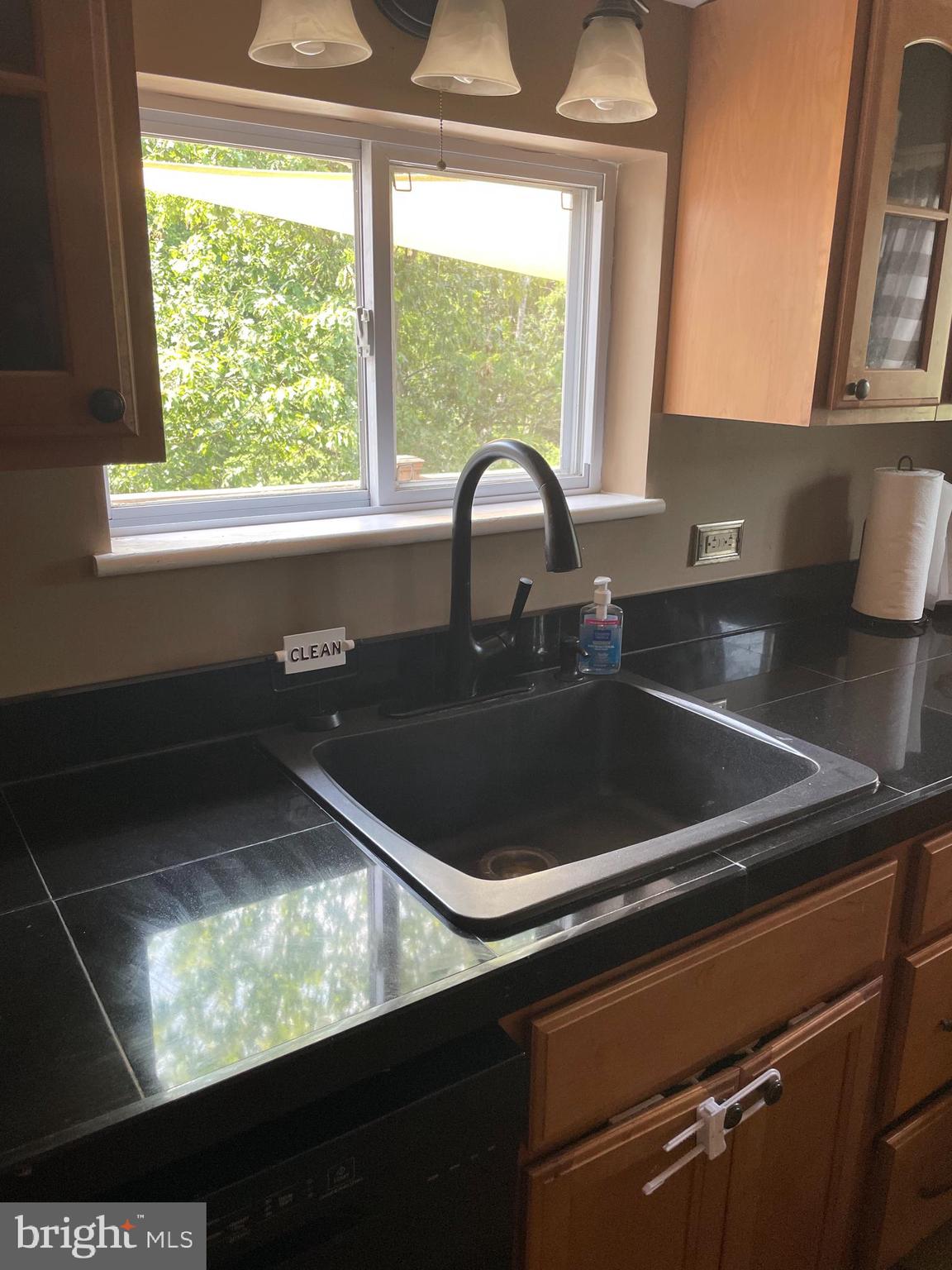 12724 Harford Road Hydes, MD 21082 - Photo 18 of 33 Granite Counter