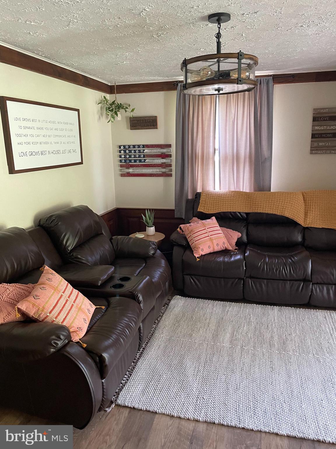 12724 Harford Road Hydes, MD 21082 - Photo 7 of 33 Living Room